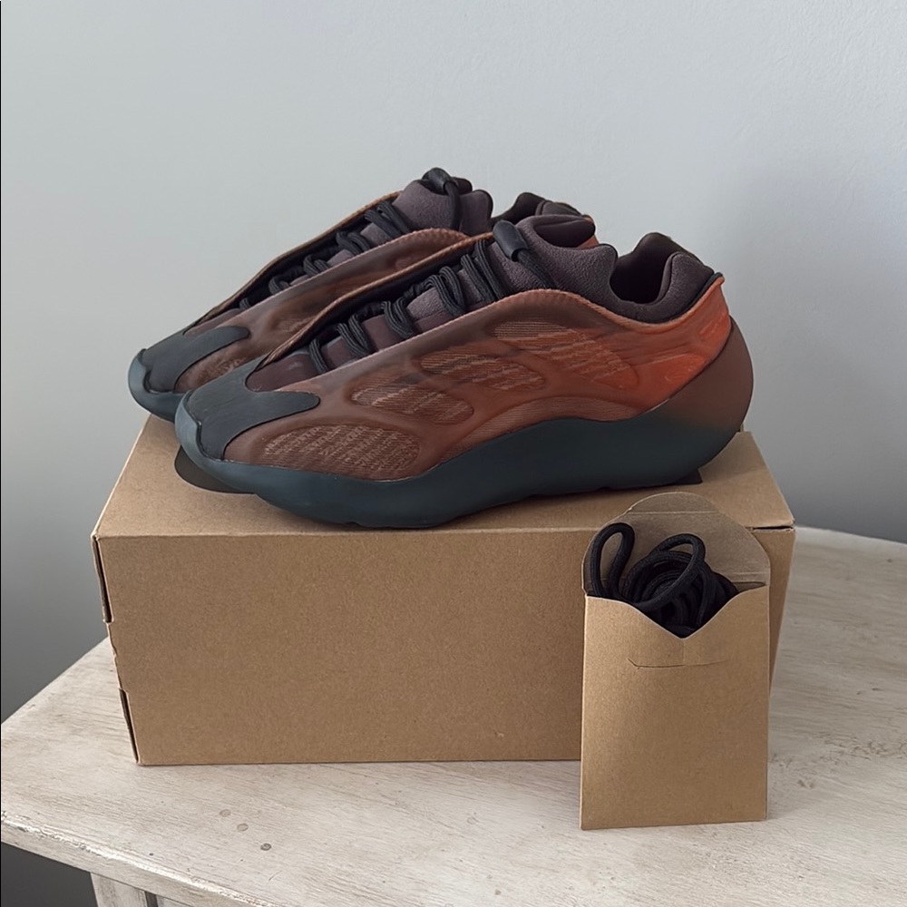 Adidas Yeezy 700 V3